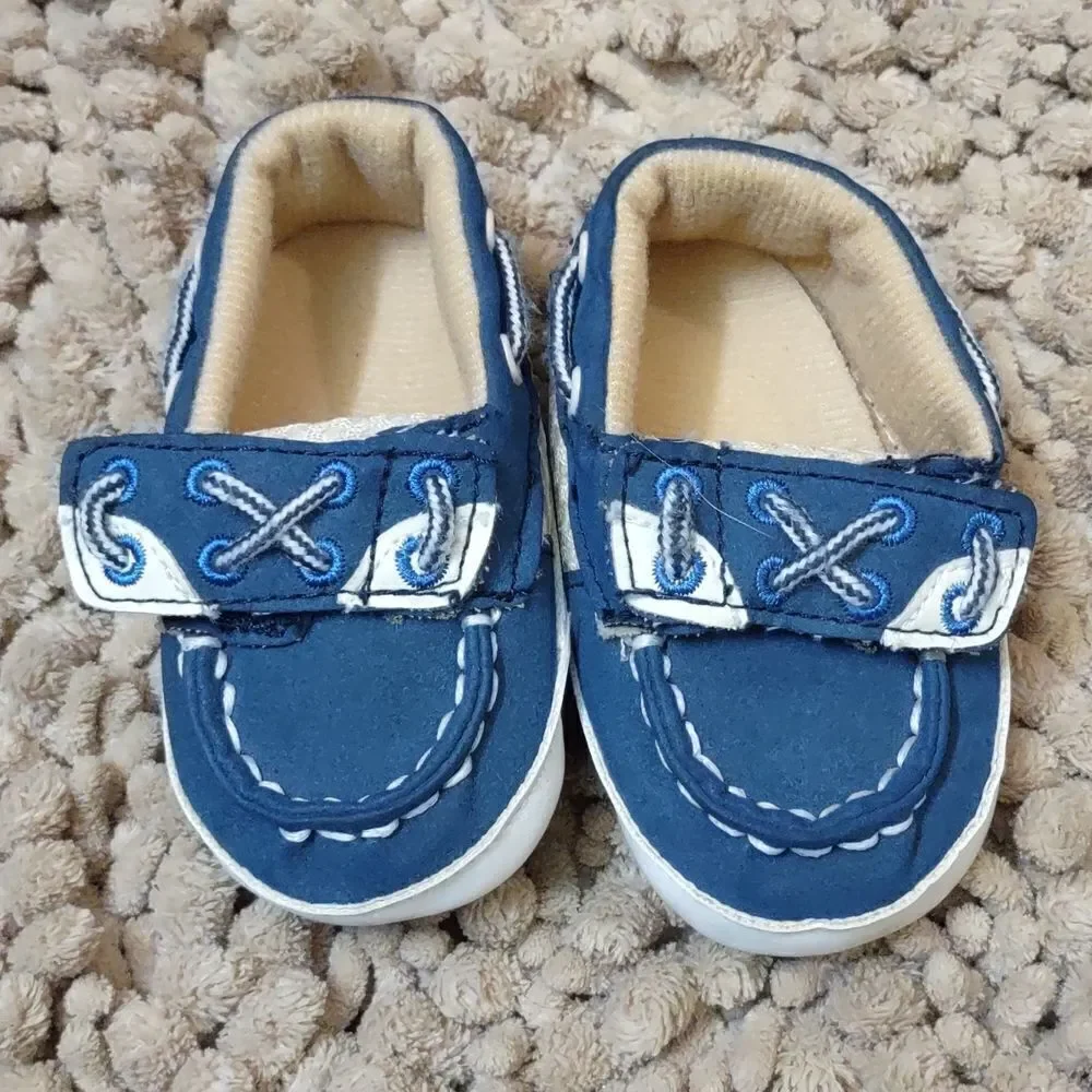 Baby boat shoes, new without box, velcro fastener Navy sueded material‎